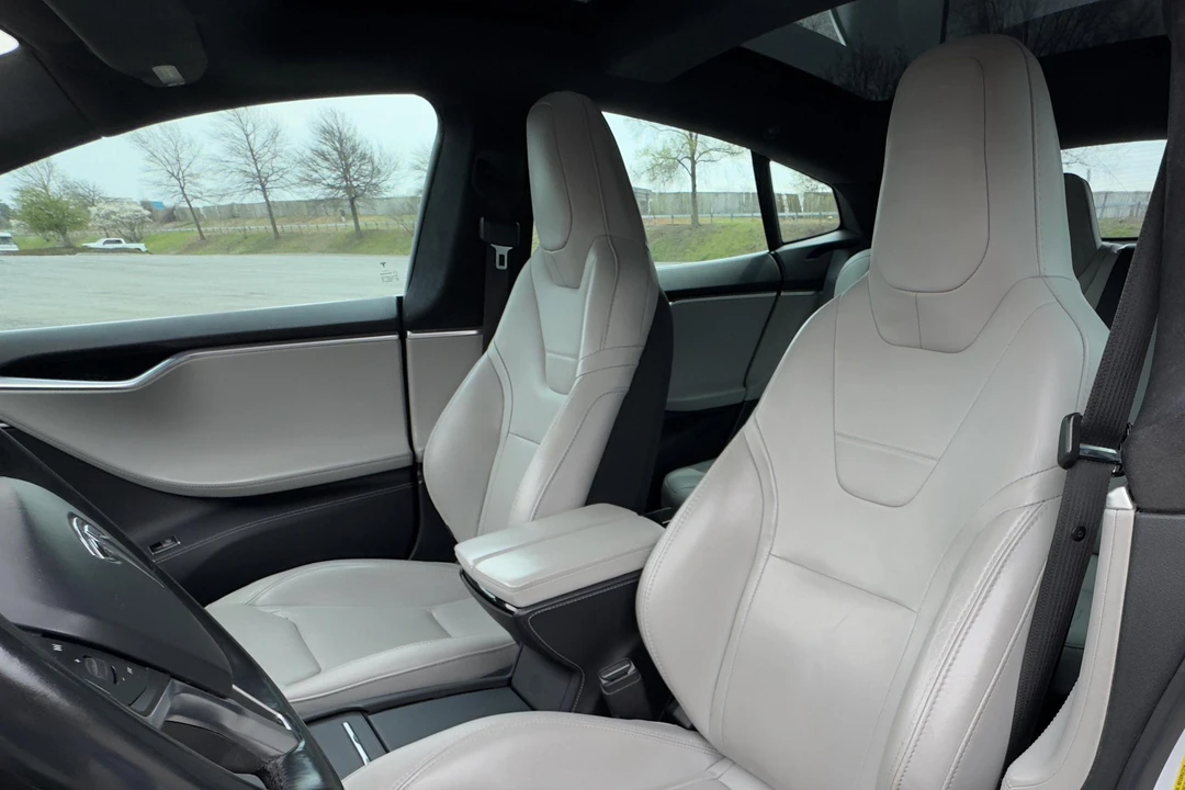 2016 Tesla Model S - Image 28 of 31