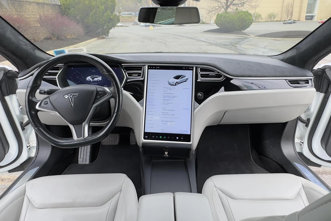 2016 Tesla Model S - Image 27 of 31