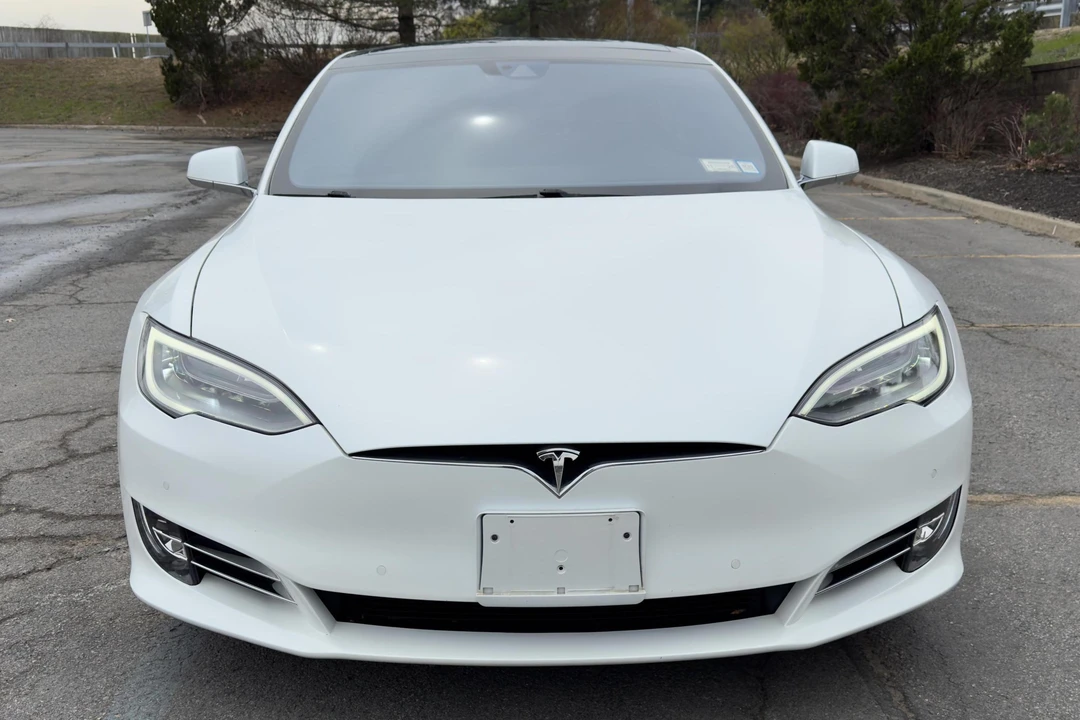 2016 Tesla Model S - Image 2 of 31