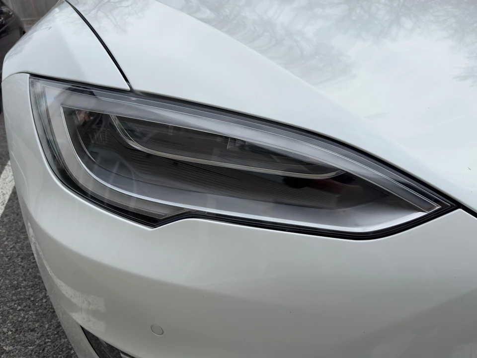 2016 Tesla Model S - Image 11 of 31