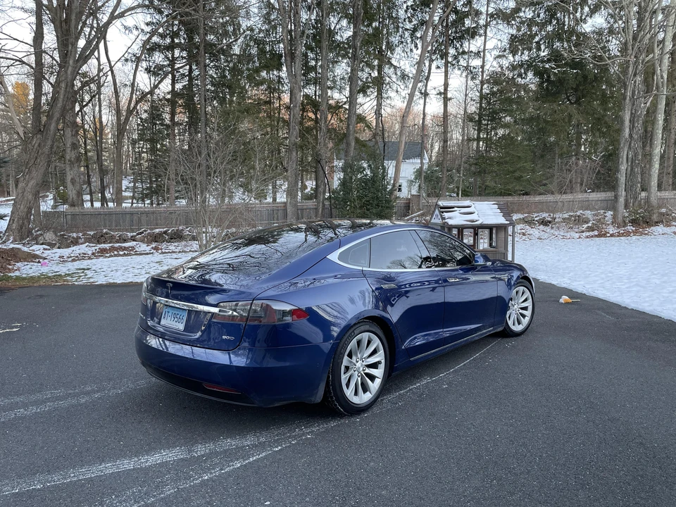 2016 Tesla Model S - Image 14 of 31