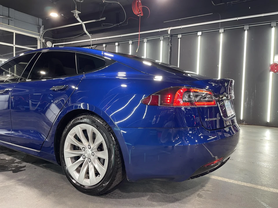 2016 Tesla Model S - Image 22 of 31