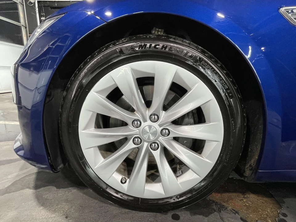 2016 Tesla Model S - Image 27 of 31