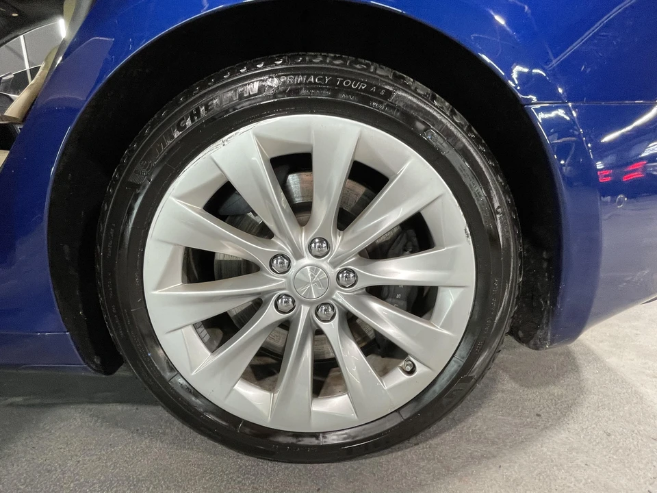 2016 Tesla Model S - Image 28 of 31