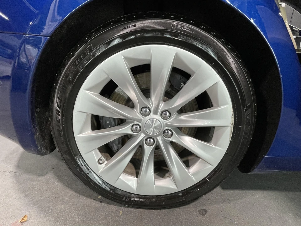 2016 Tesla Model S - Image 29 of 31