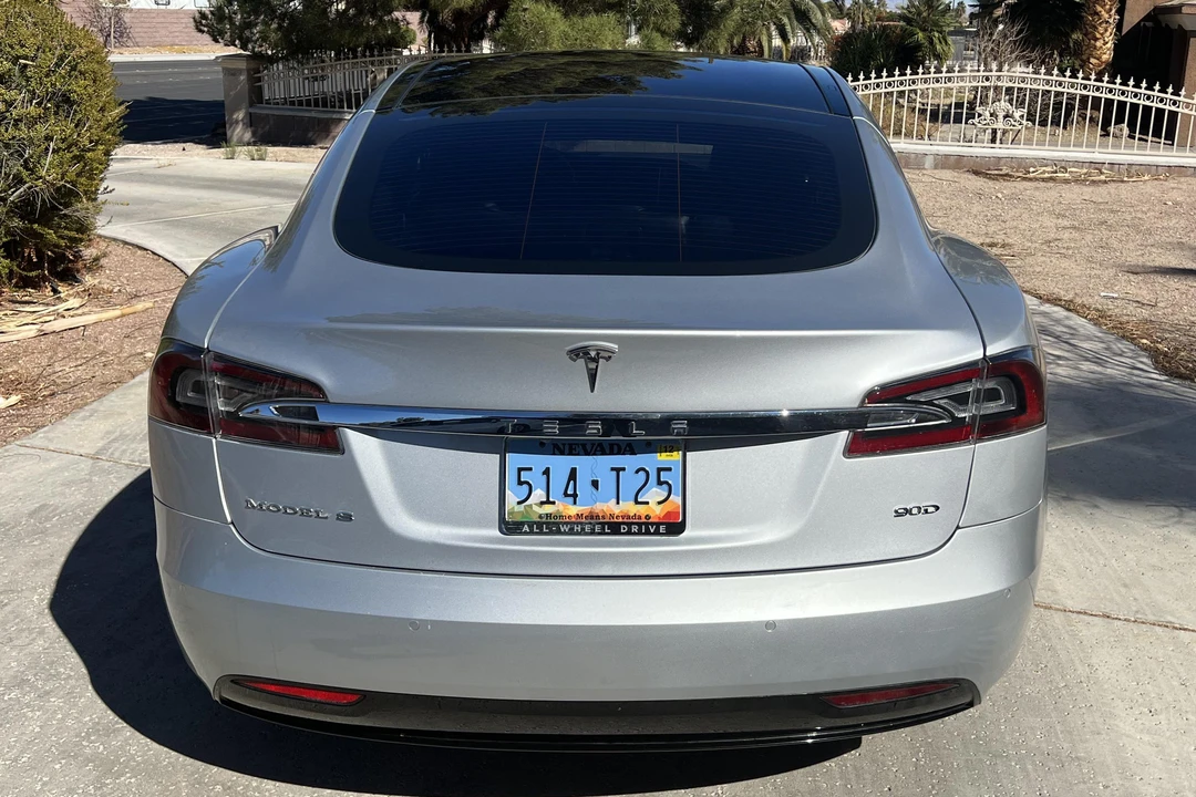 2016 Tesla Model S - Image 5 of 9