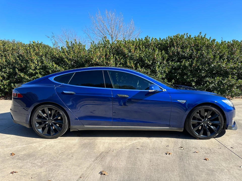 2016 Tesla Model S - Image 9 of 31
