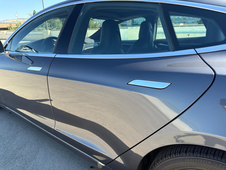 2016 Tesla Model S - Image 29 of 31