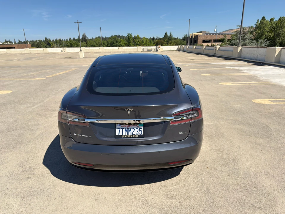2016 Tesla Model S - Image 13 of 31