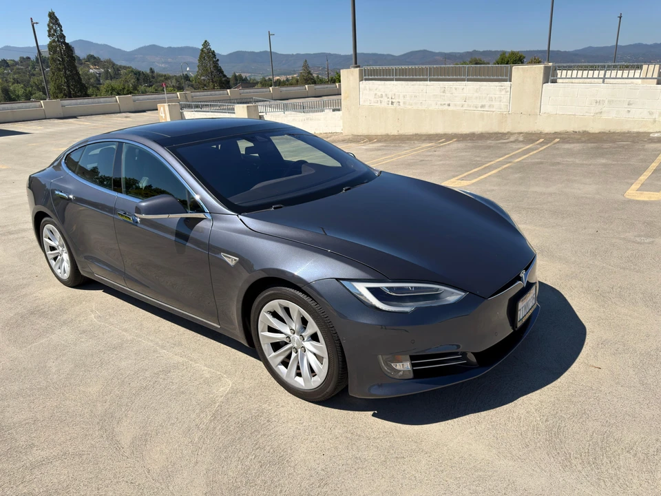 2016 Tesla Model S - Image 20 of 31