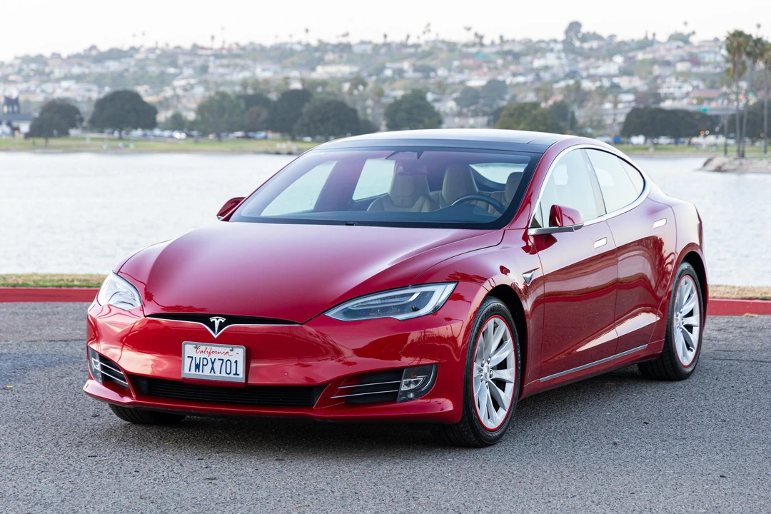 2016 Tesla Model S - Image 7 of 31