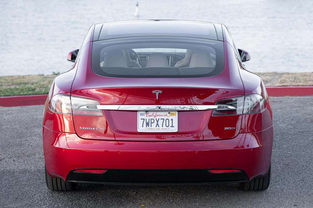 2016 Tesla Model S - Image 14 of 31