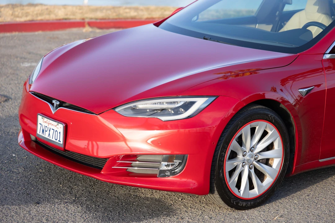 2016 Tesla Model S - Image 22 of 31