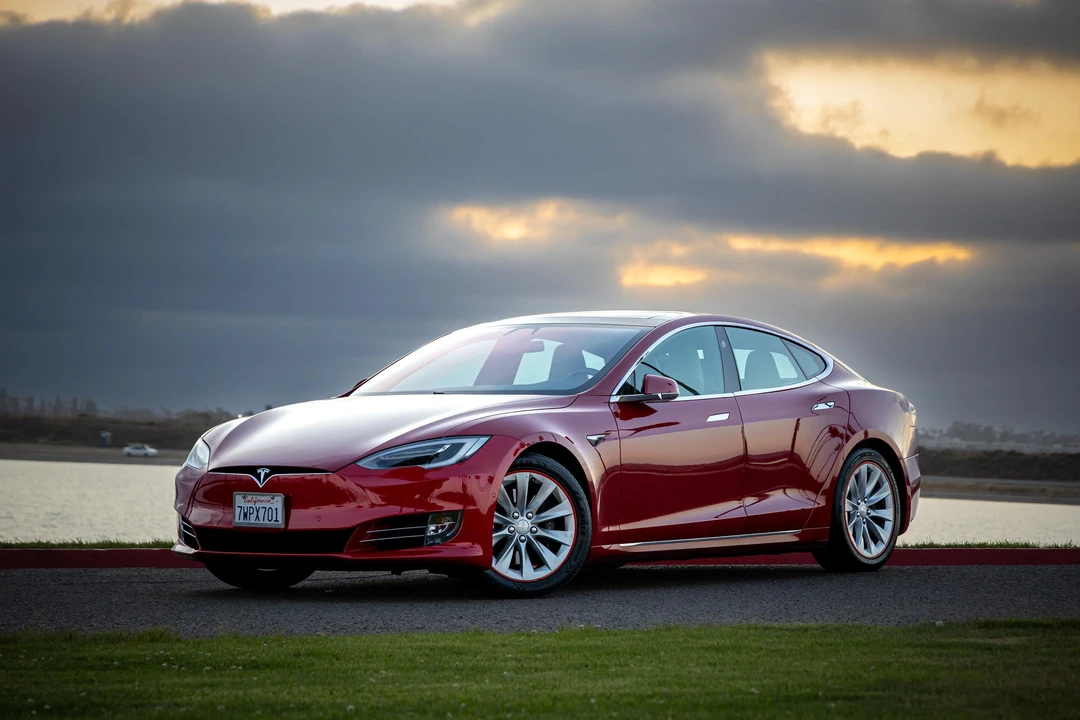 2016 Tesla Model S - Image 8 of 31