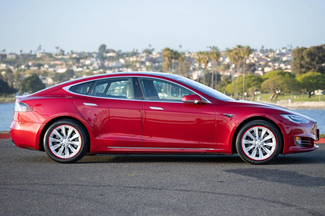 2016 Tesla Model S - Image 3 of 31