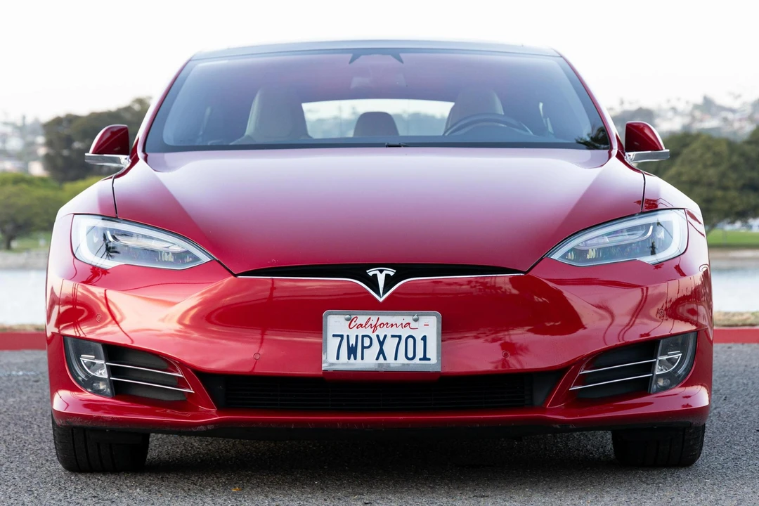 2016 Tesla Model S - Image 2 of 31