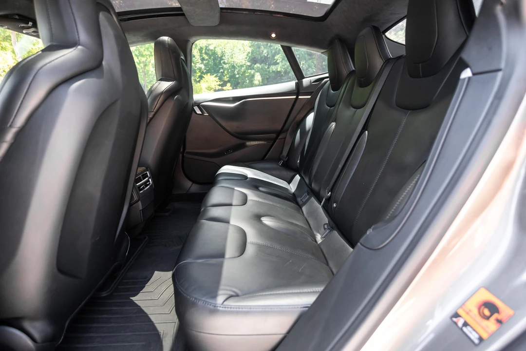 2016 Tesla Model S - Image 25 of 31