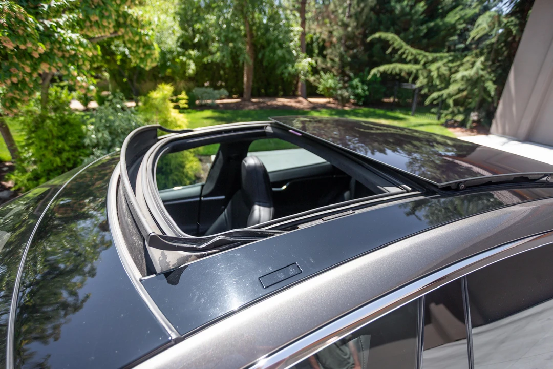2016 Tesla Model S - Image 12 of 31