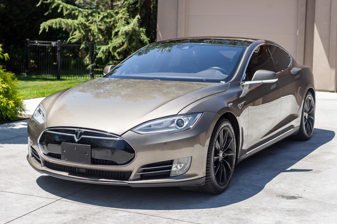 2016 Tesla Model S - Image 7 of 31