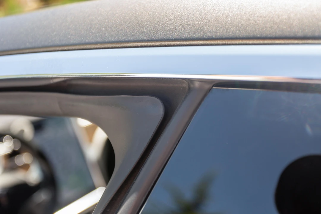 2016 Tesla Model S - Image 13 of 31