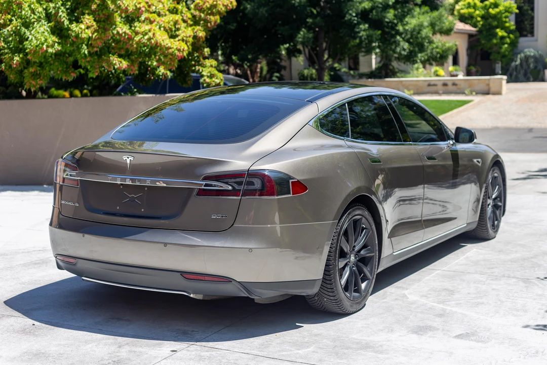 2016 Tesla Model S - Image 9 of 31