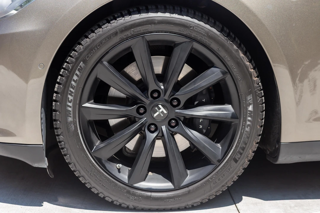 2016 Tesla Model S - Image 18 of 31