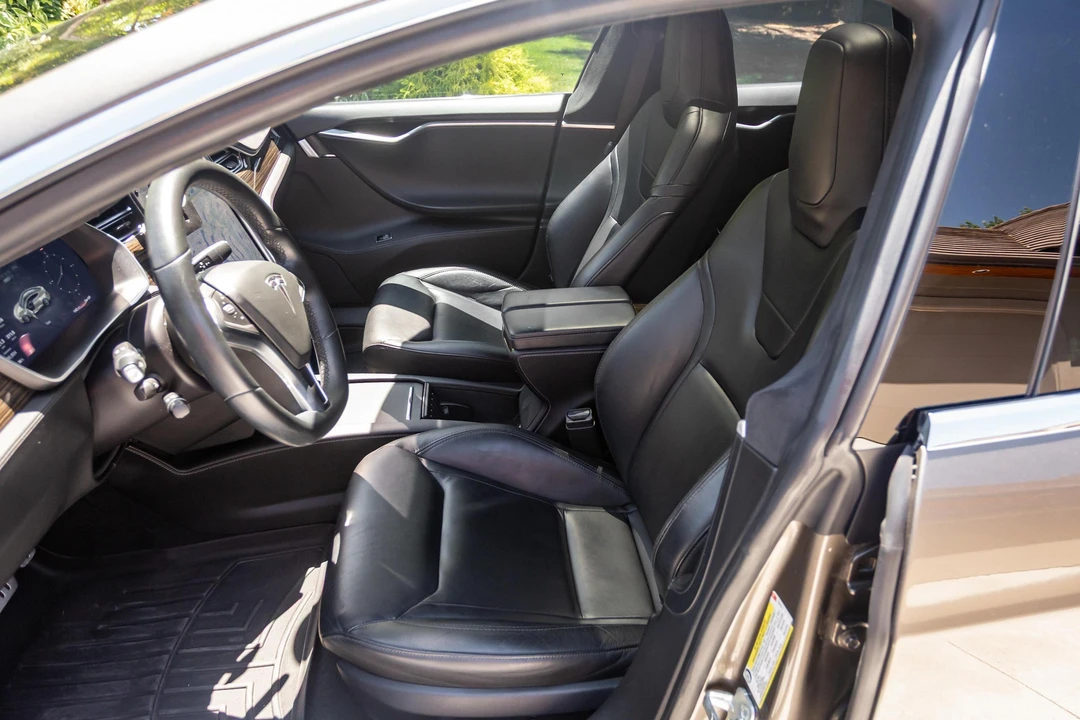 2016 Tesla Model S - Image 24 of 31