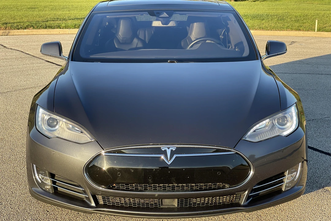 2016 Tesla Model S - Image 2 of 17