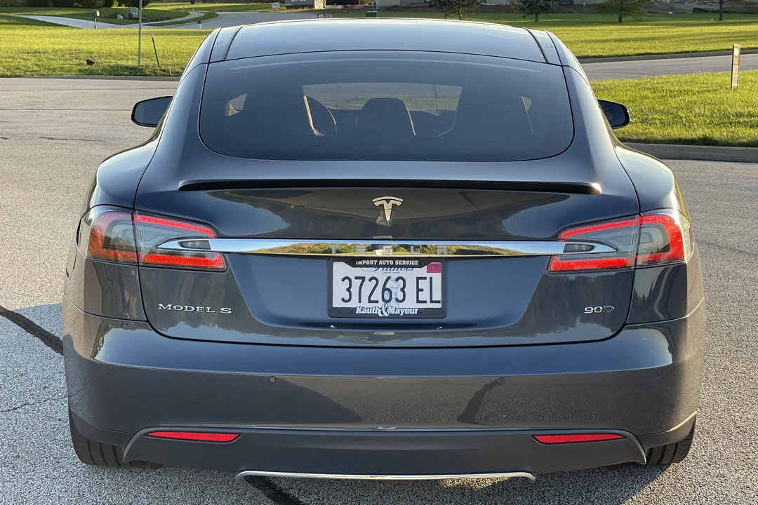 2016 Tesla Model S - Image 5 of 17