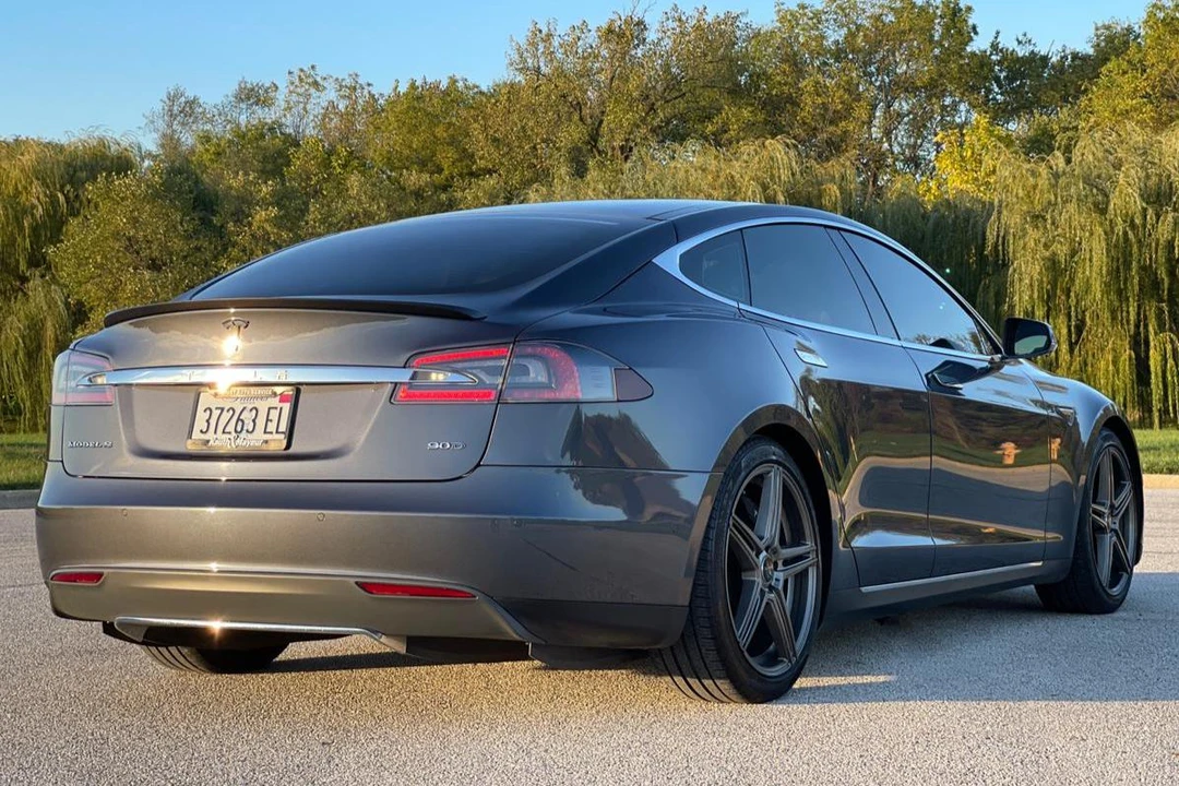 2016 Tesla Model S - Image 4 of 17