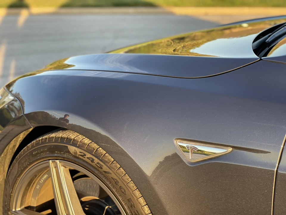 2016 Tesla Model S - Image 14 of 17