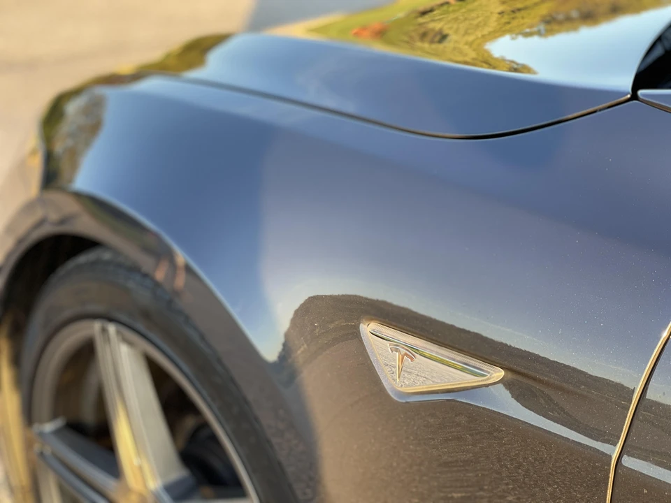 2016 Tesla Model S - Image 15 of 17