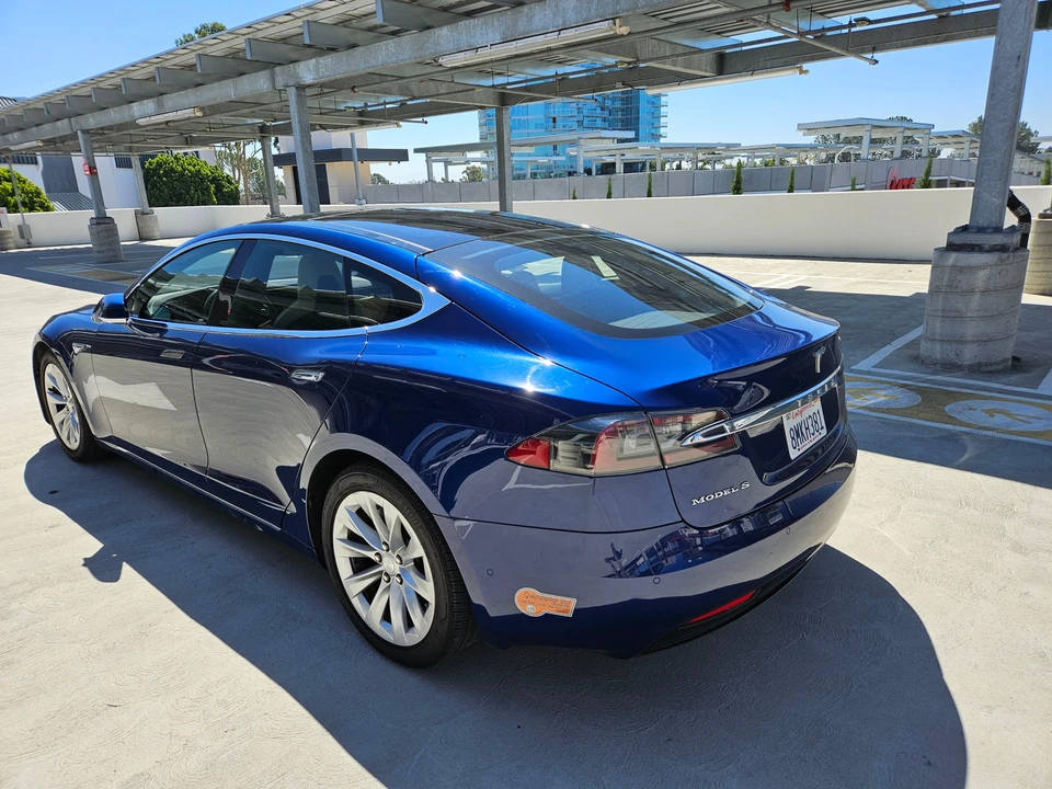 2016 Tesla Model S - Image 15 of 31