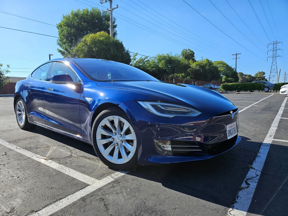 2016 Tesla Model S - Image 24 of 31