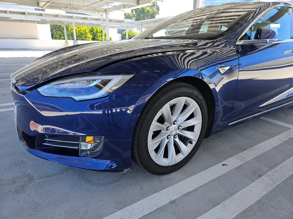 2016 Tesla Model S - Image 26 of 31