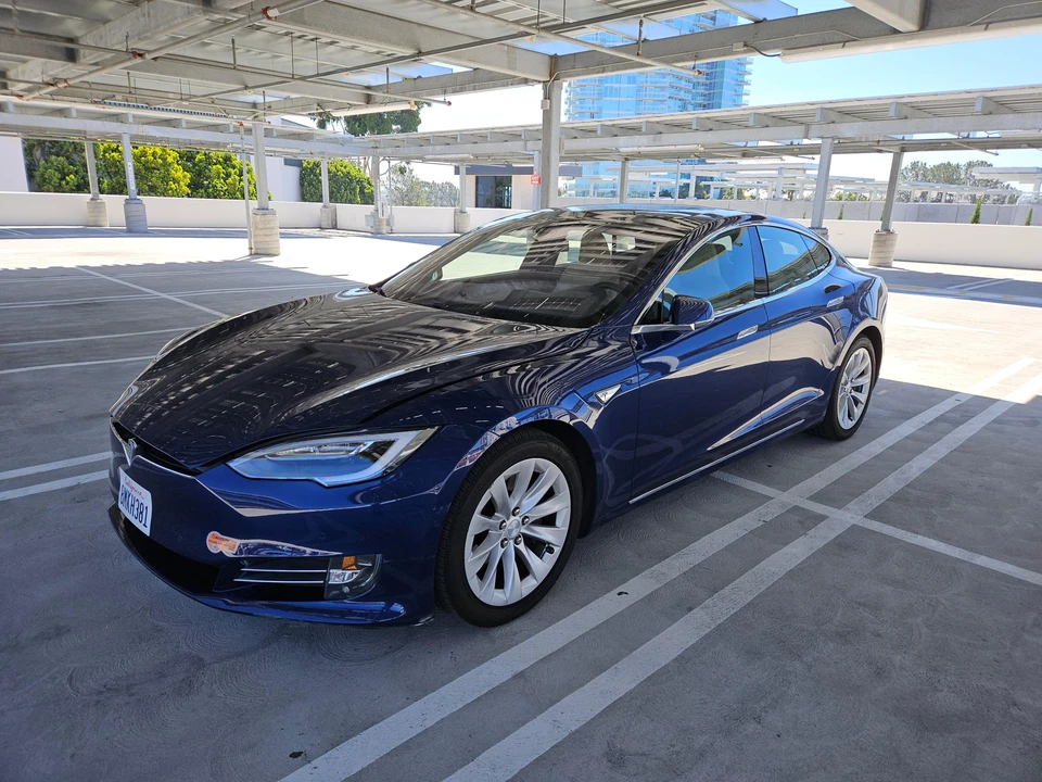 2016 Tesla Model S - Image 10 of 31