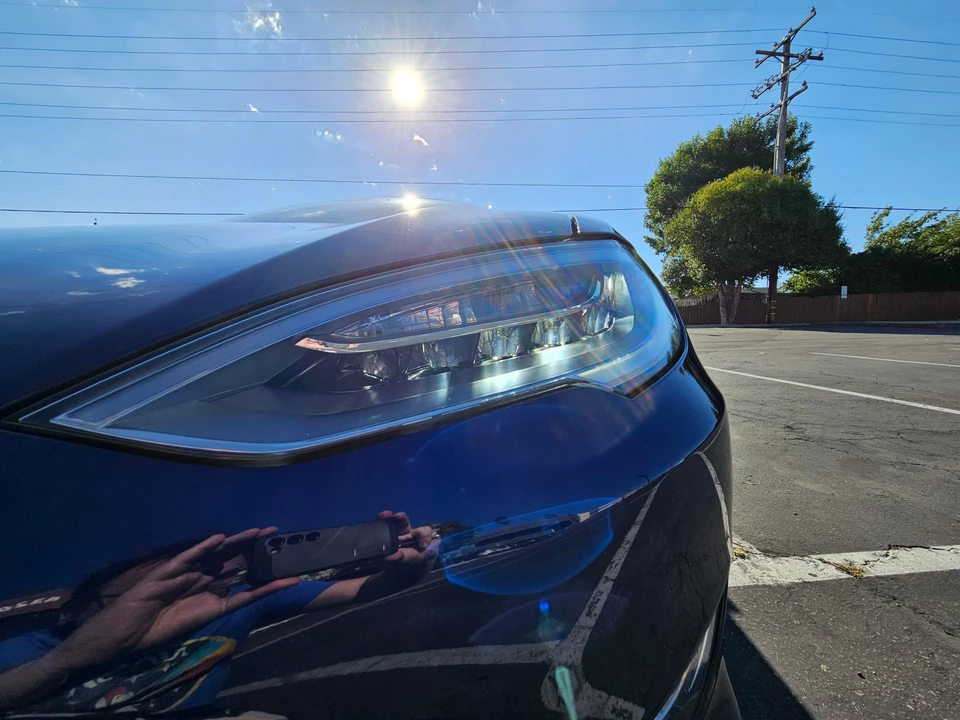 2016 Tesla Model S - Image 28 of 31