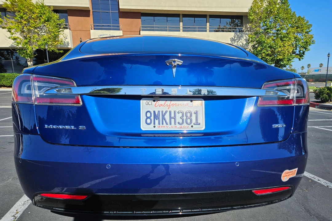 2016 Tesla Model S - Image 19 of 31