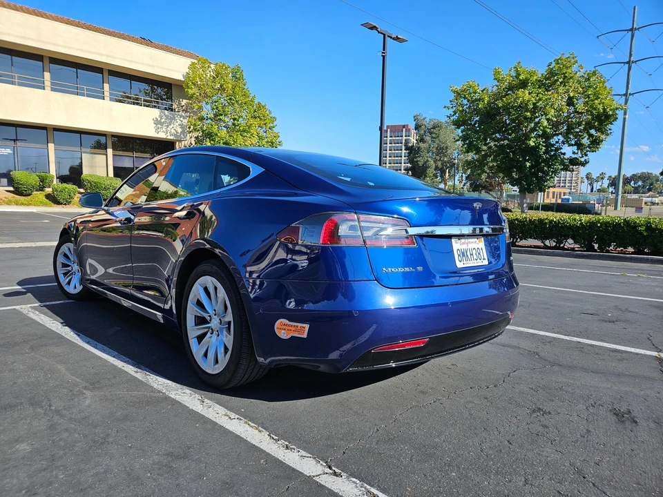 2016 Tesla Model S - Image 16 of 31