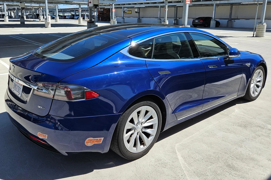 2016 Tesla Model S - Image 4 of 31