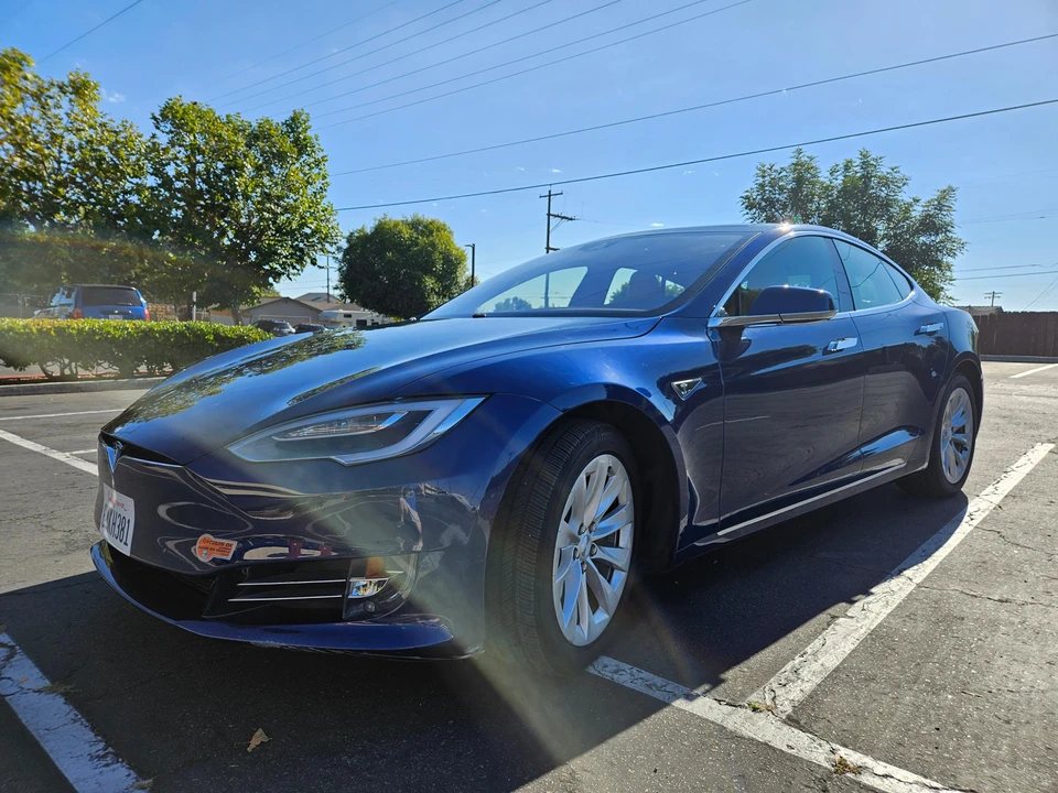2016 Tesla Model S - Image 9 of 31