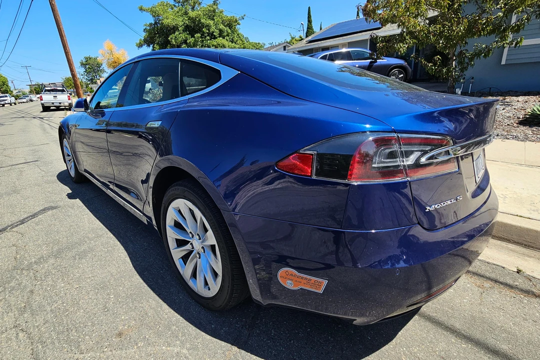 2016 Tesla Model S - Image 17 of 31