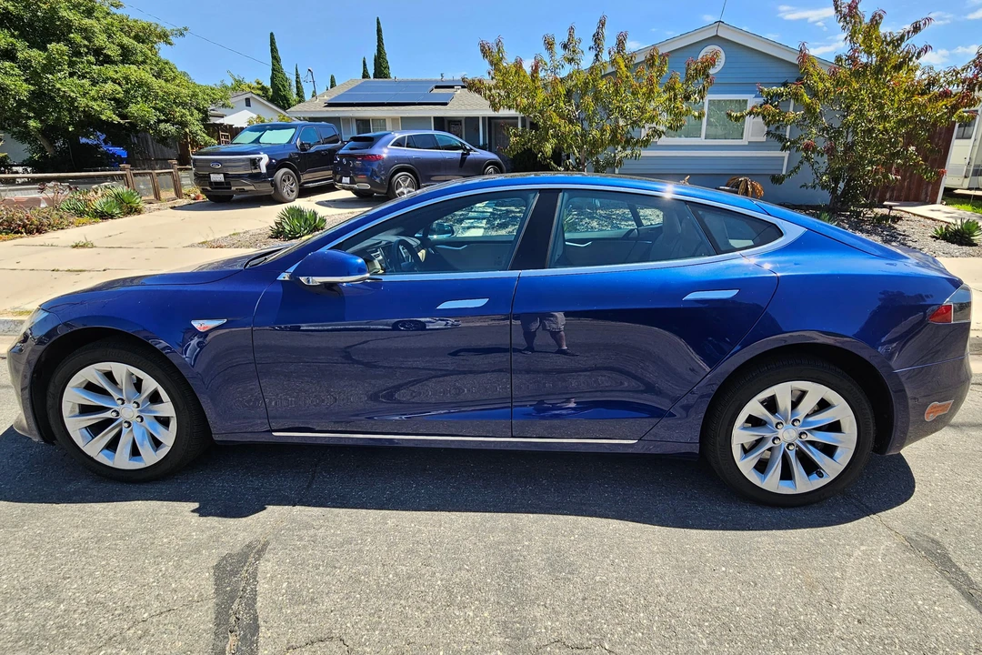 2016 Tesla Model S - Image 14 of 31