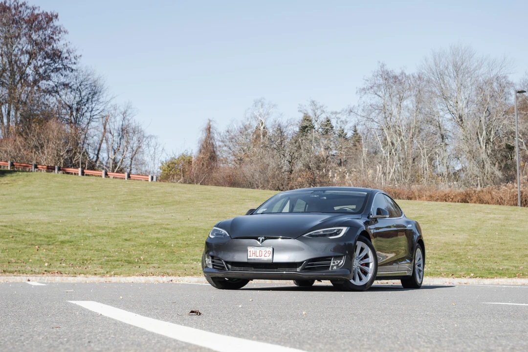 2016 Tesla Model S - Image 8 of 31
