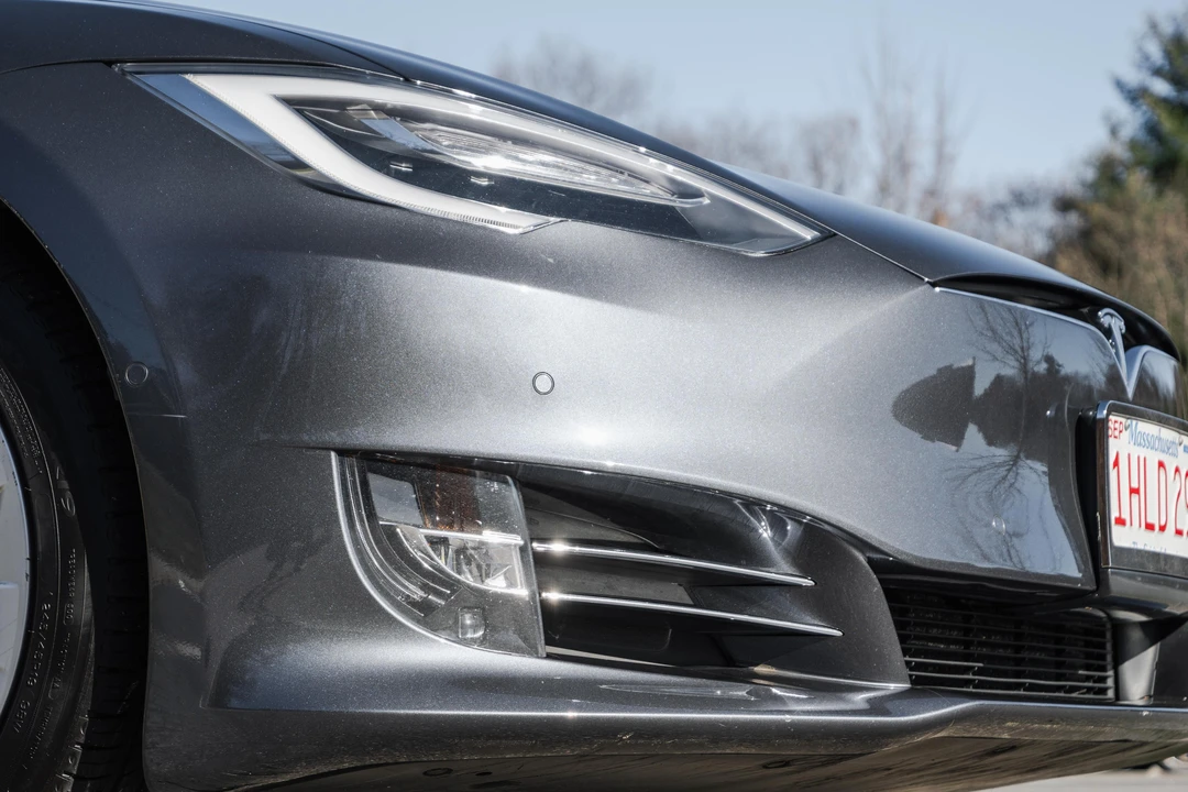 2016 Tesla Model S - Image 25 of 31