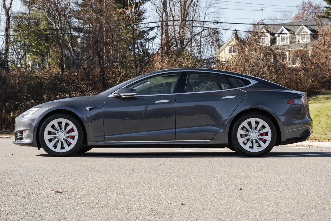 2016 Tesla Model S - Image 11 of 31