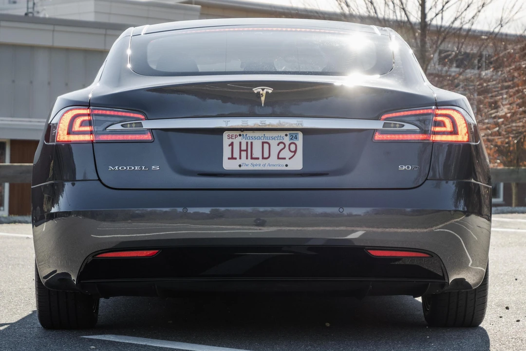 2016 Tesla Model S - Image 5 of 31