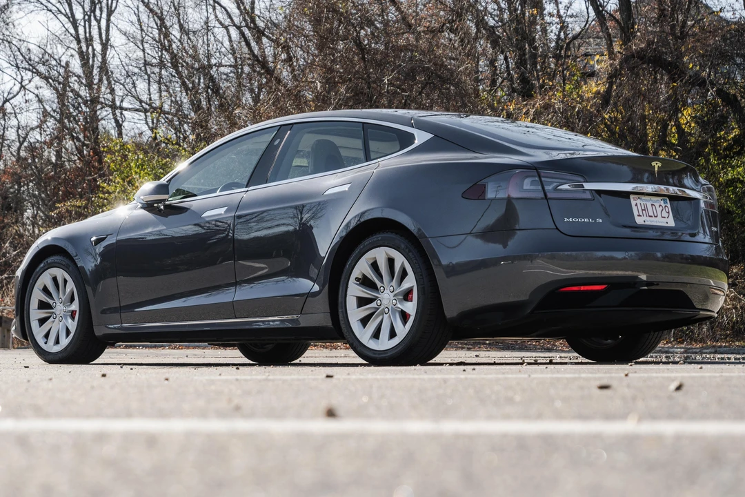 2016 Tesla Model S - Image 4 of 31