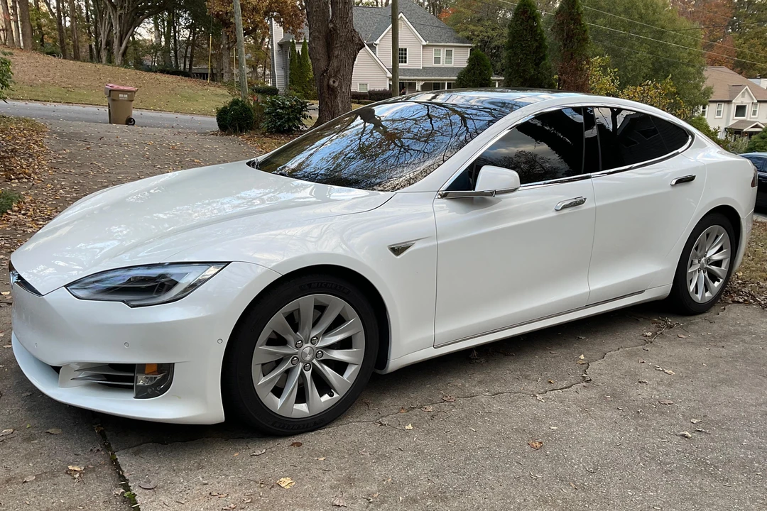 2016 Tesla Model S - Image 9 of 31