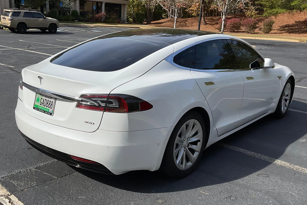 2016 Tesla Model S - Image 4 of 31